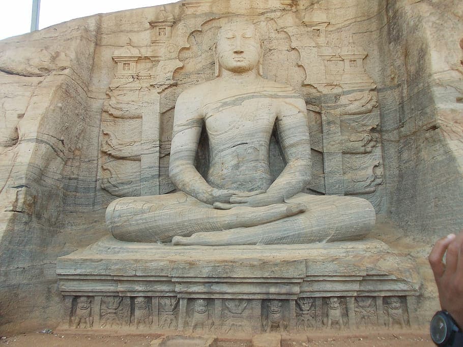 Gal Vihara Buddha statues